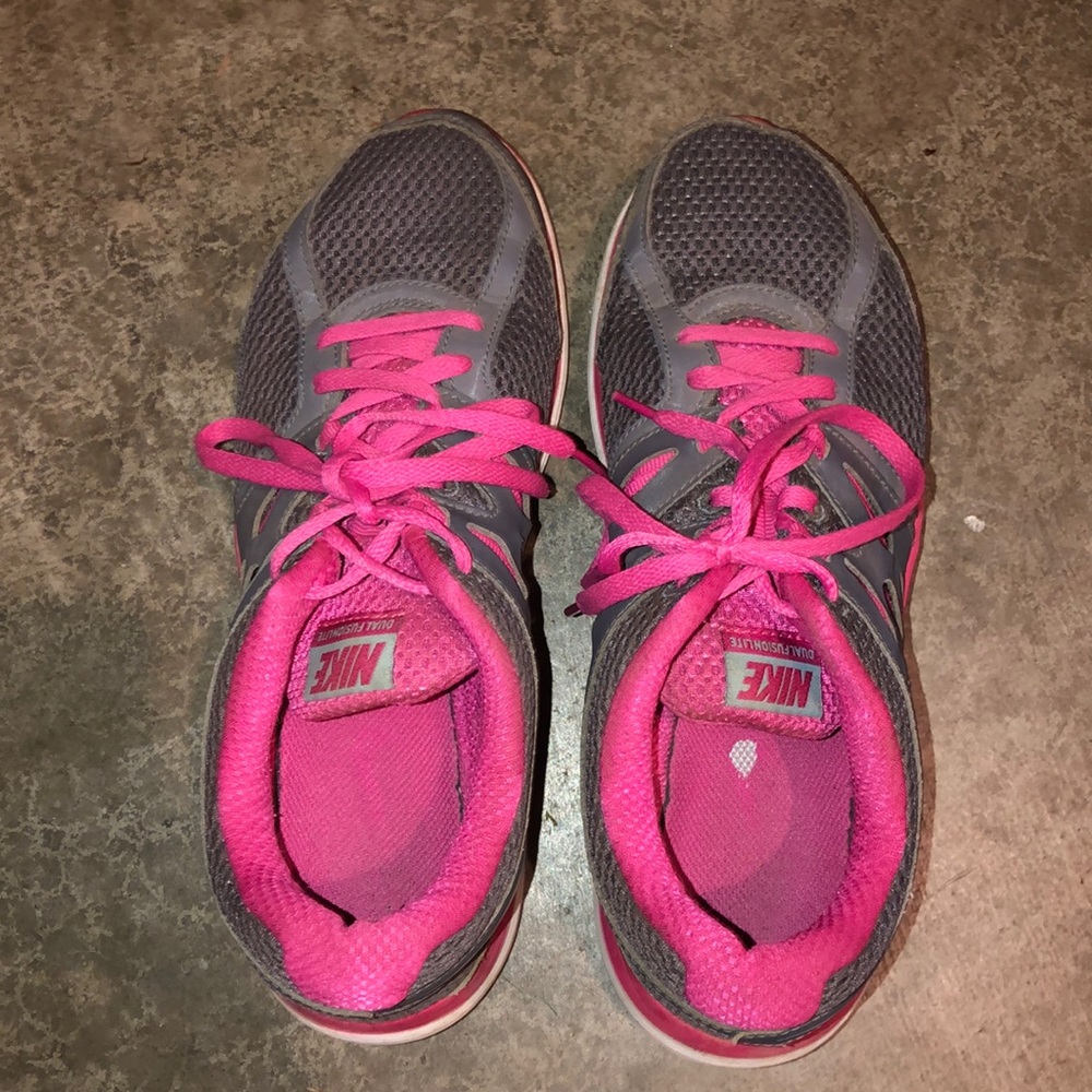Women’s Nike shoes!